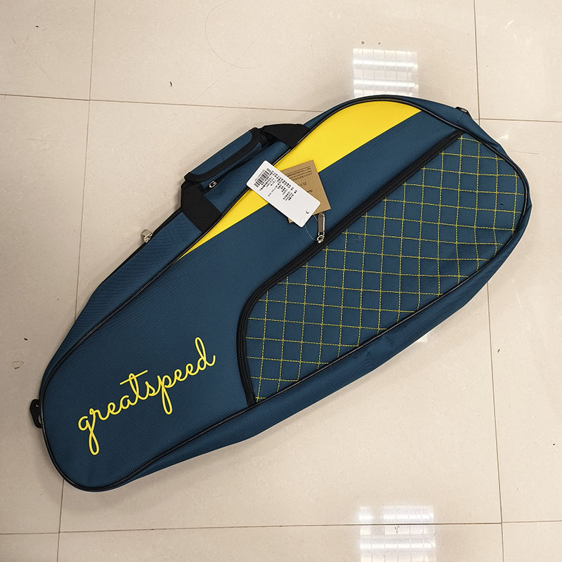 حقيبة رياضية لتنس الريشة من GR - مراجعة Badminton Equipment وسعره