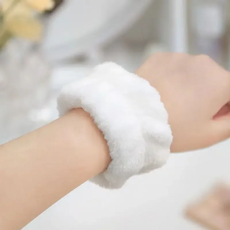 2 قطعة زوج واحد غسل الوجه والم - مراجعة Wristband Pair Sweat وسعره